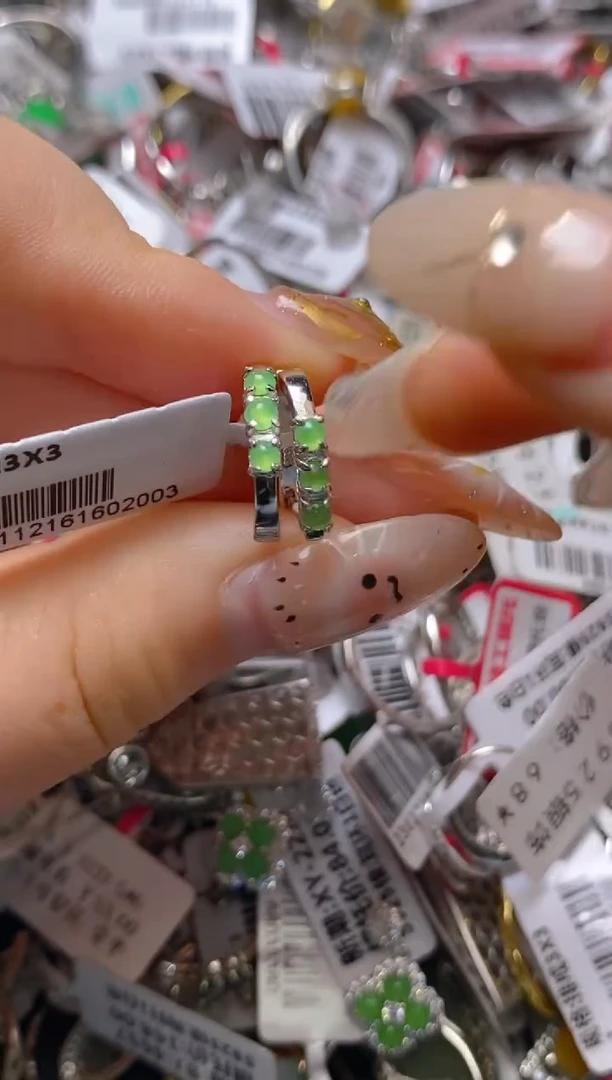 银S925镶嵌戒指翡翠百内无证书