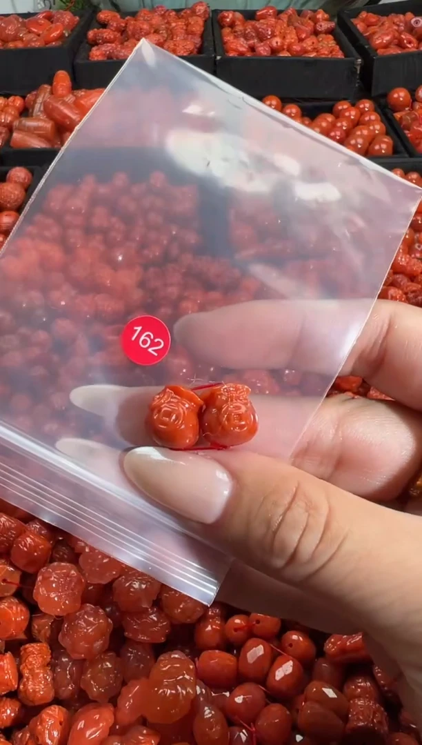 颈饰未镶嵌南红玛瑙1