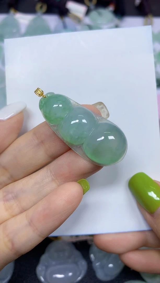 翡翠18K金镶嵌颈饰英*?挂件