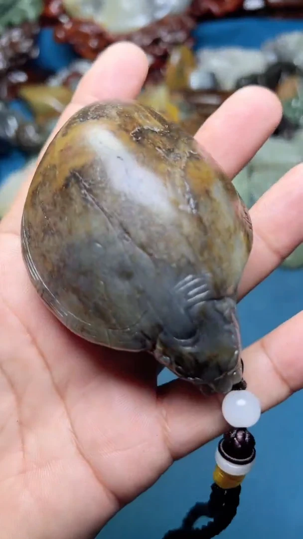 和田玉未镶嵌把件-