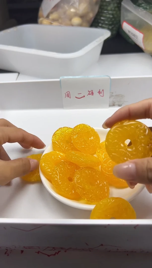 蜜蜡颈饰未镶嵌w2448鸡油黄蜜蜡浮雕平安扣*1颗