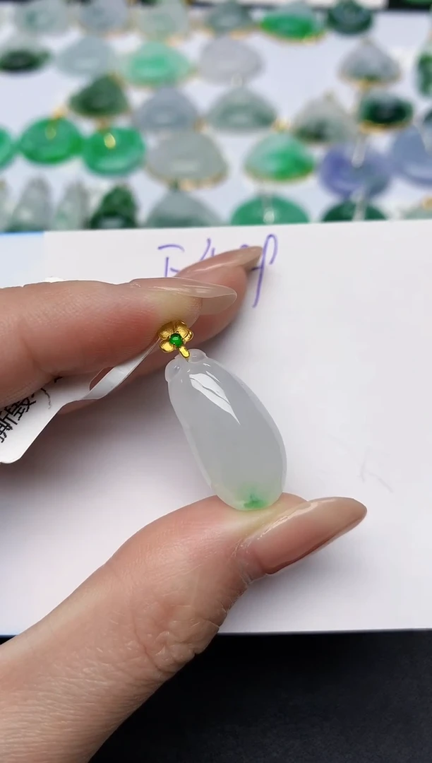 颈饰18K金镶嵌翡翠天然缅甸A货翡翠百元以上9元证书费自理