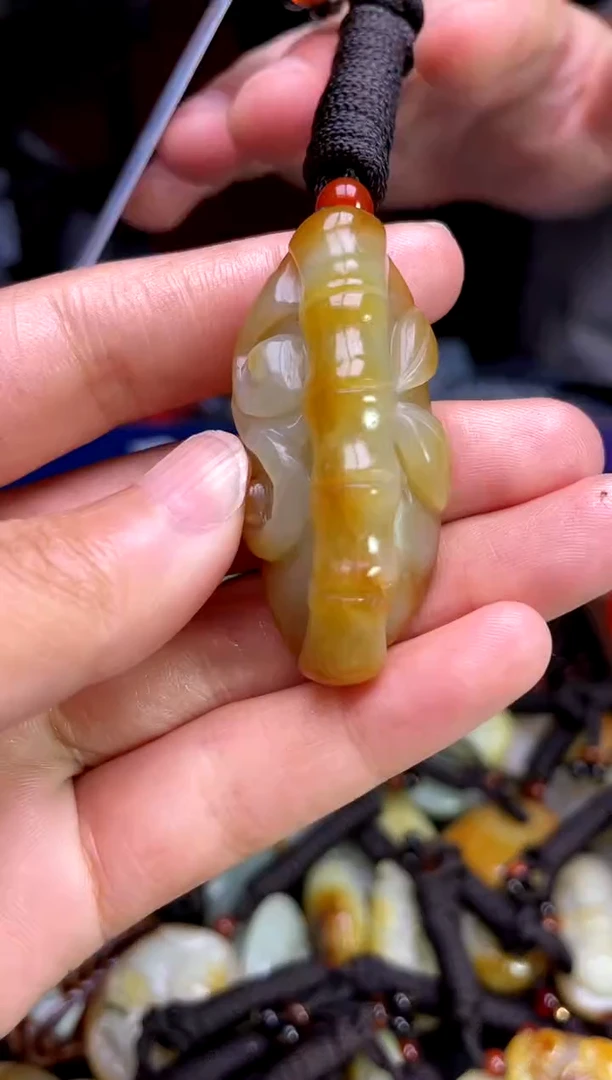 和田玉未镶嵌颈饰1