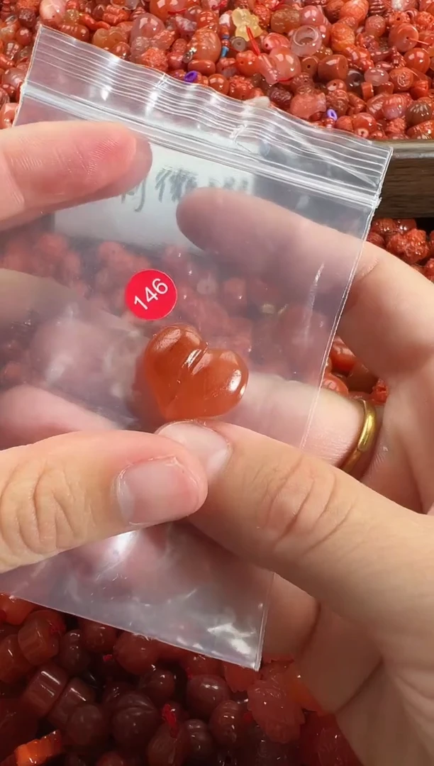 颈饰未镶嵌南红玛瑙1