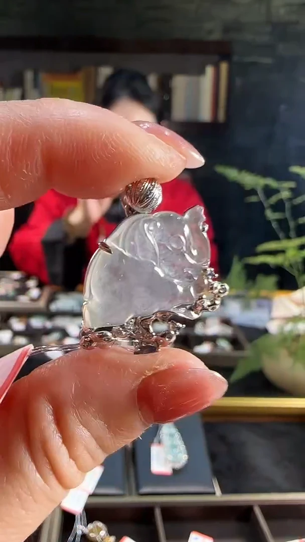 【闪购商品】翡翠吊坠(不含链)18K金镶嵌白冰大象吊坠