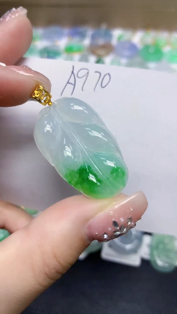 颈饰18K金镶嵌翡翠天然缅甸翡翠A货翡翠百元以上9元证书费自理