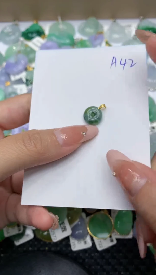 【闪购商品】翡翠颈饰18K金镶嵌111111111