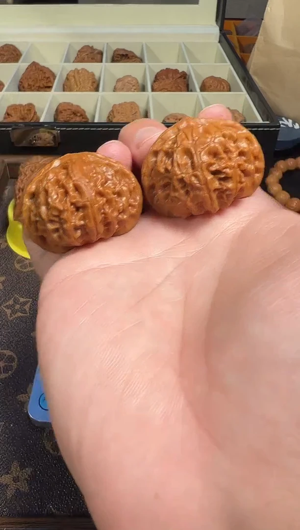 把件核桃40全品宫灯