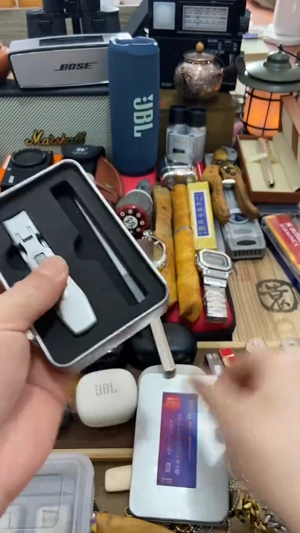 瓷片闪购商品  如图所示