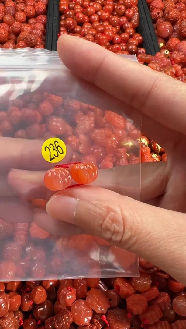 【闪购商品】南红玛瑙颈饰未镶嵌1