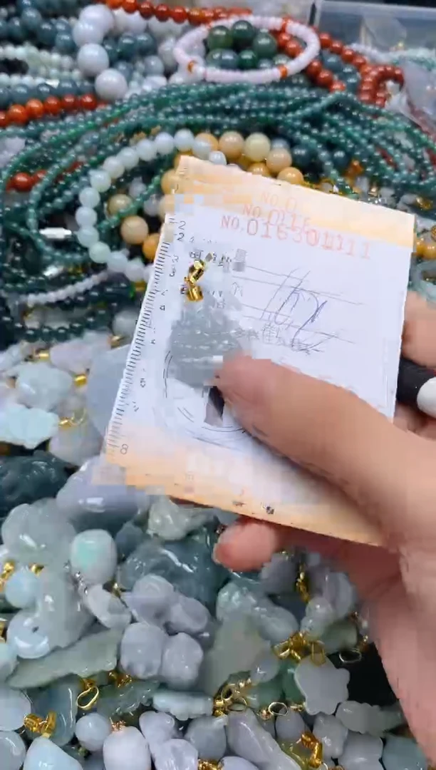 翡翠未镶嵌颈饰闪购0163011多样性发其一