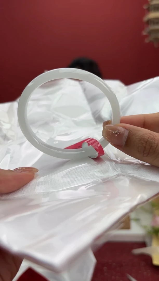 【闪购商品】翡翠手镯（贵妃镯）未镶嵌23手镯