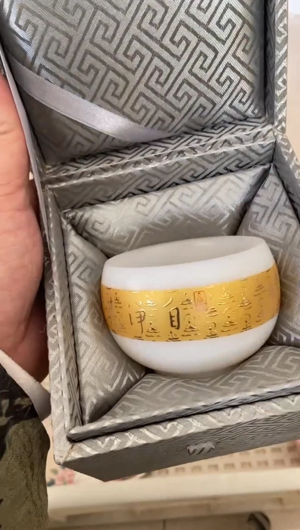 杯无运费险有瑕疵的摄影的产品有使用过的痕迹有点脏介意勿拍