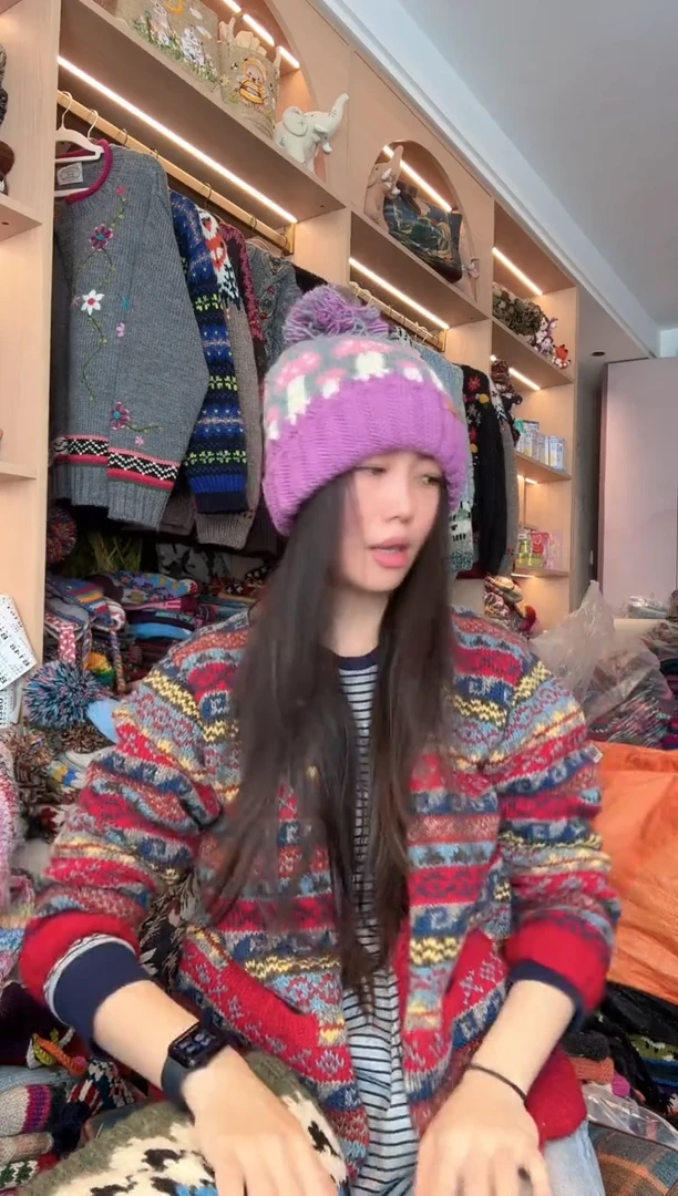 羊毛灰紫翻边蘑菇帽