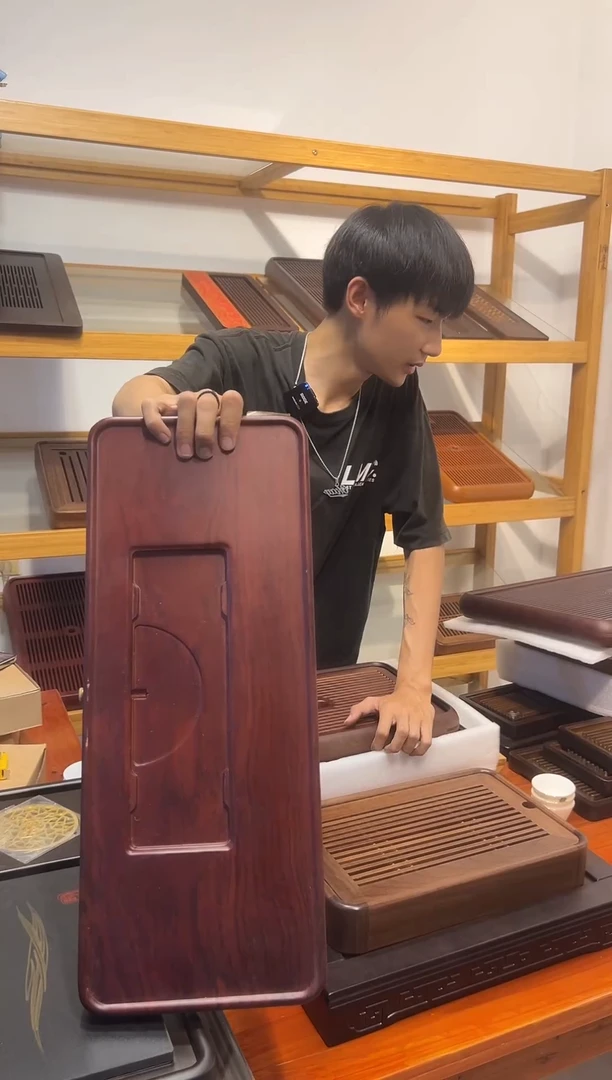 红色美乐红色一个