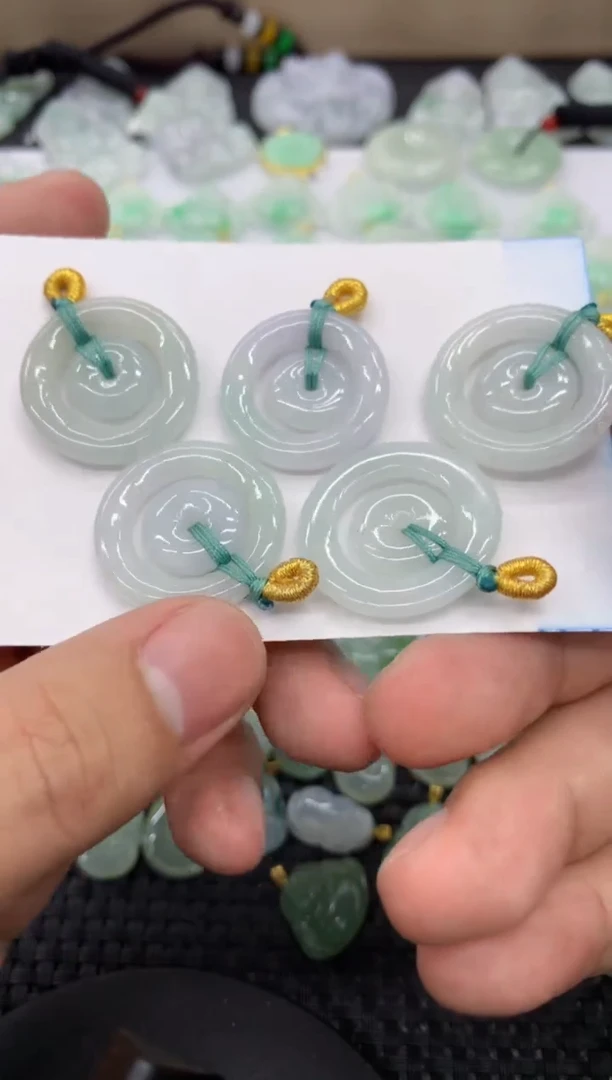 【闪购商品】翡翠颈饰未镶嵌多样性发其一