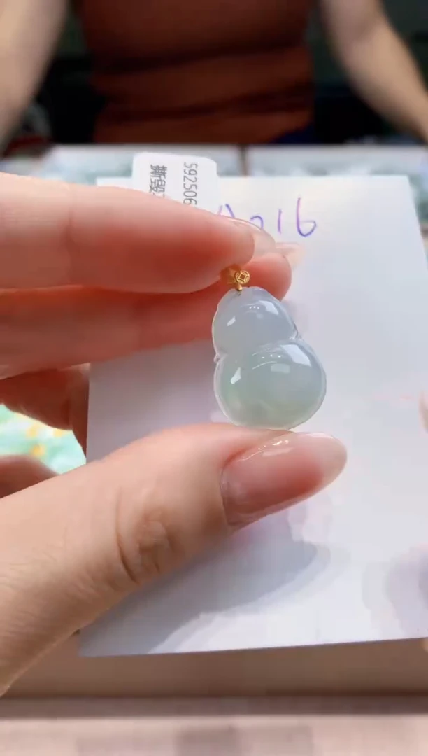 翡翠未镶嵌颈饰天然缅甸a货翡翠