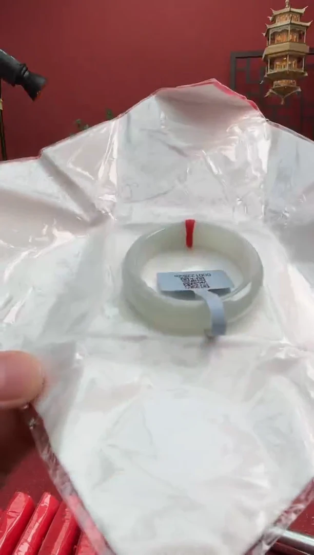 未镶嵌手镯（贵妃镯）翡翠翡翠手镯7