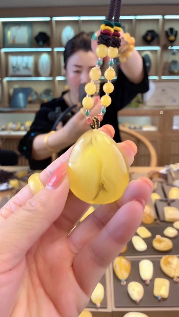 未镶嵌定制琥珀天然原矿蜜蜡吊坠