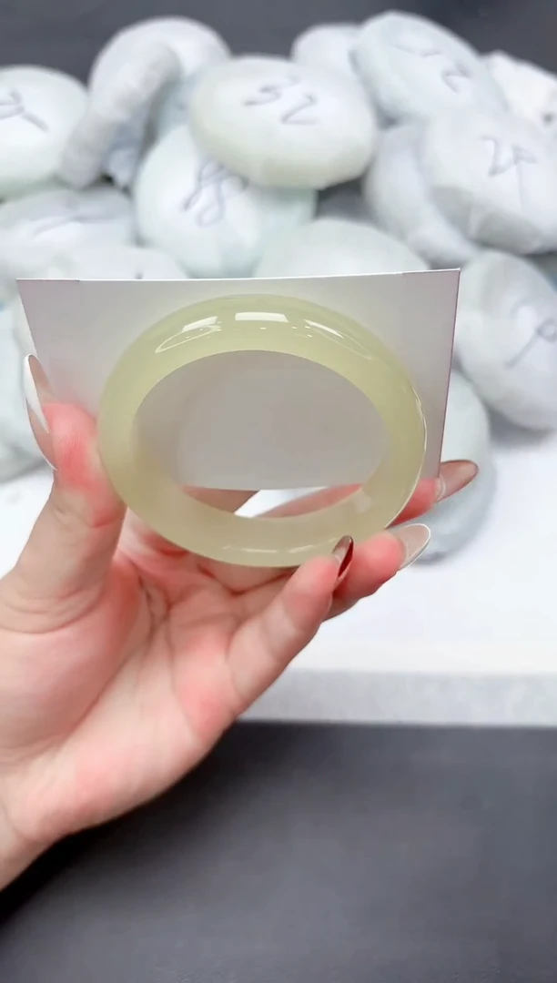 未镶嵌手镯石英质玉192-56.5