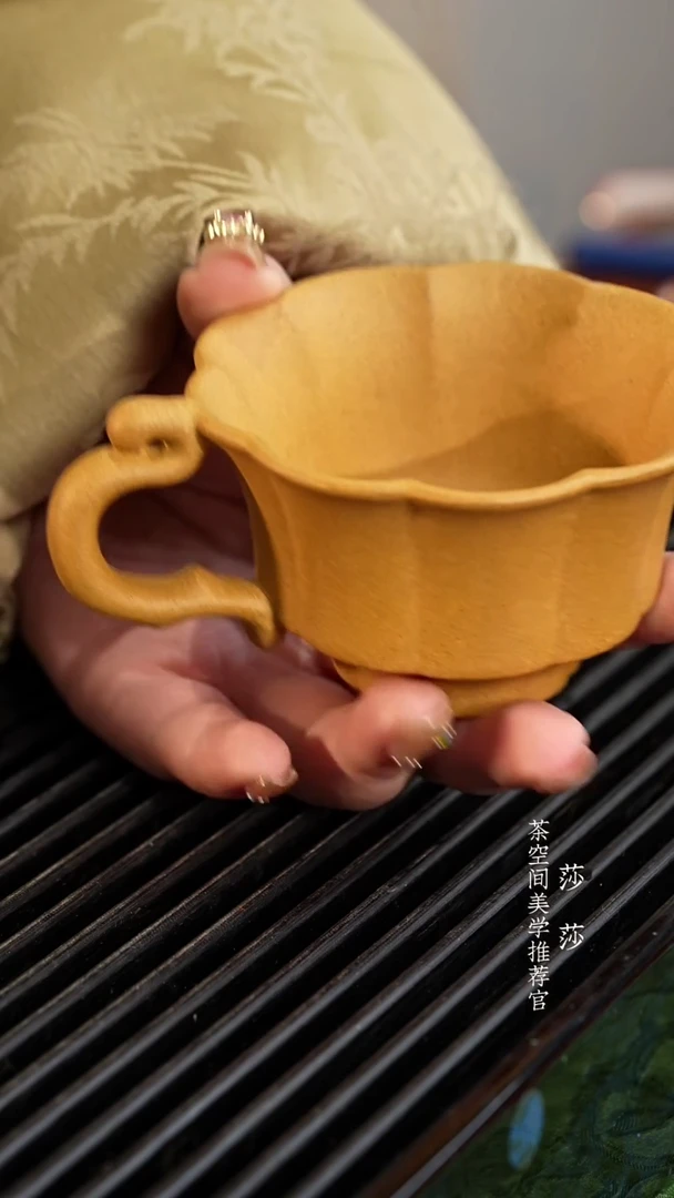 【闪购商品】黄色筋纹杯黄色筋纹杯黄色筋纹杯