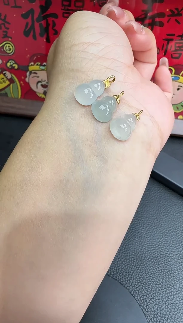 吊坠(不含链)18K金镶嵌翡翠葫芦-多样性发货其一