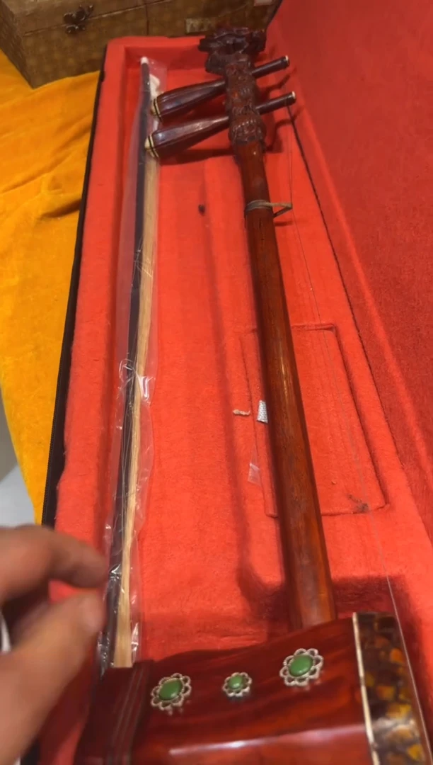 木金*外紫檀二胡龙头的二胡