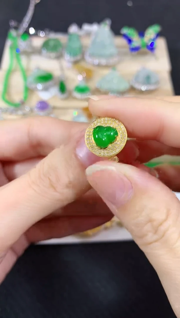 18K金镶嵌戒指翡翠137|6980