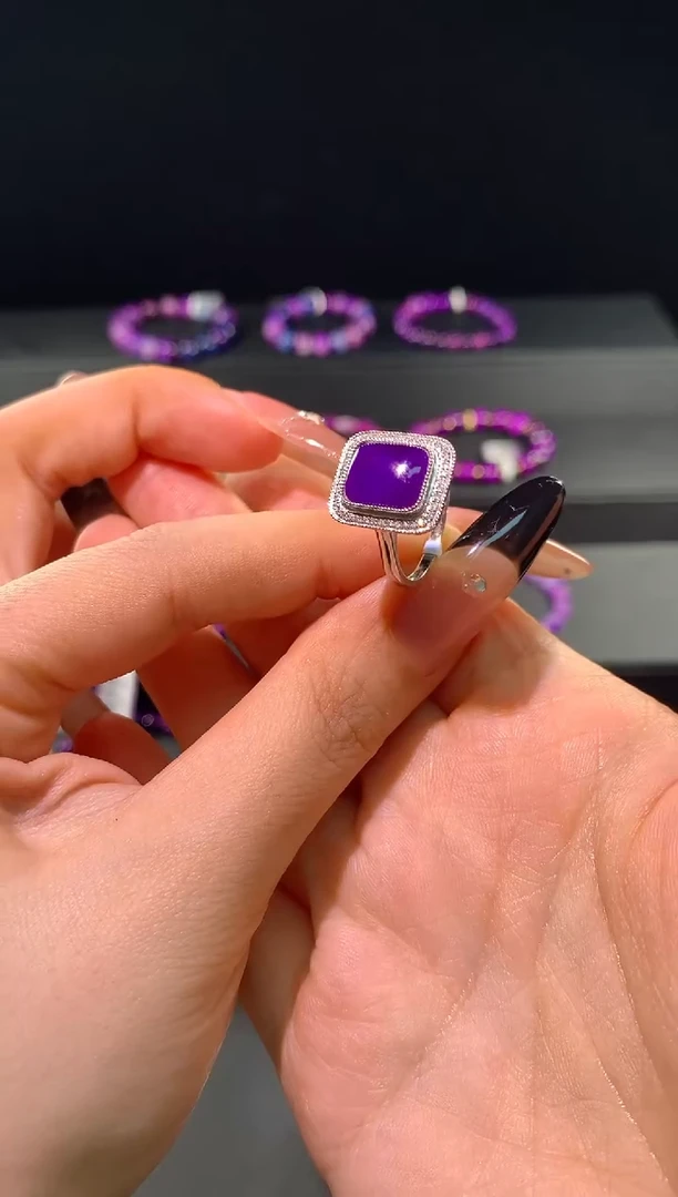 苏纪石（舒俱来）18K金镶嵌.戒指