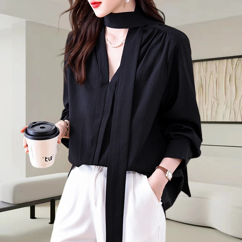 法式高级感黑色V领长袖防晒衫女士秋季新款时尚气质挂脖衬衣上衣