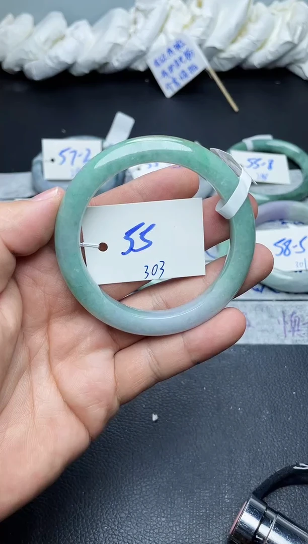 未镶嵌手镯翡翠303