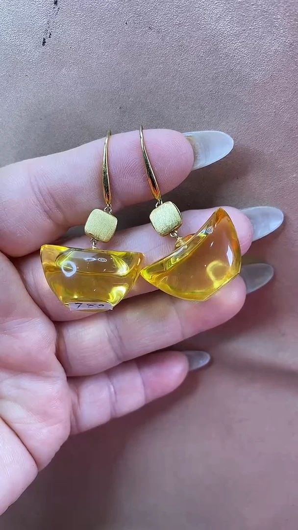 琥珀颈饰未镶嵌耳环