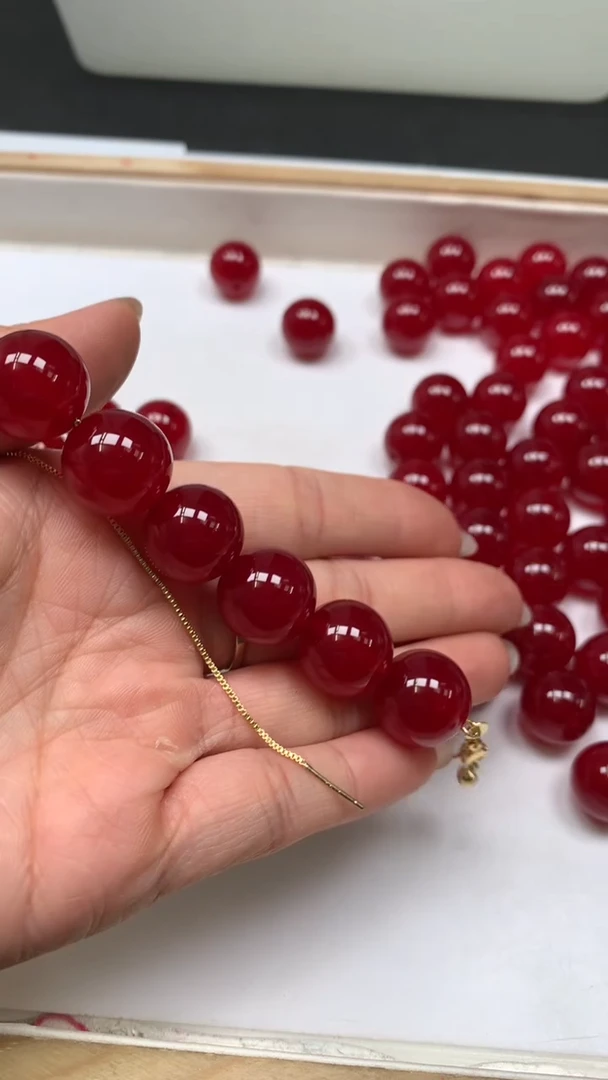 未镶嵌玛瑙手饰B561 鸽血红16mm1个7.8元