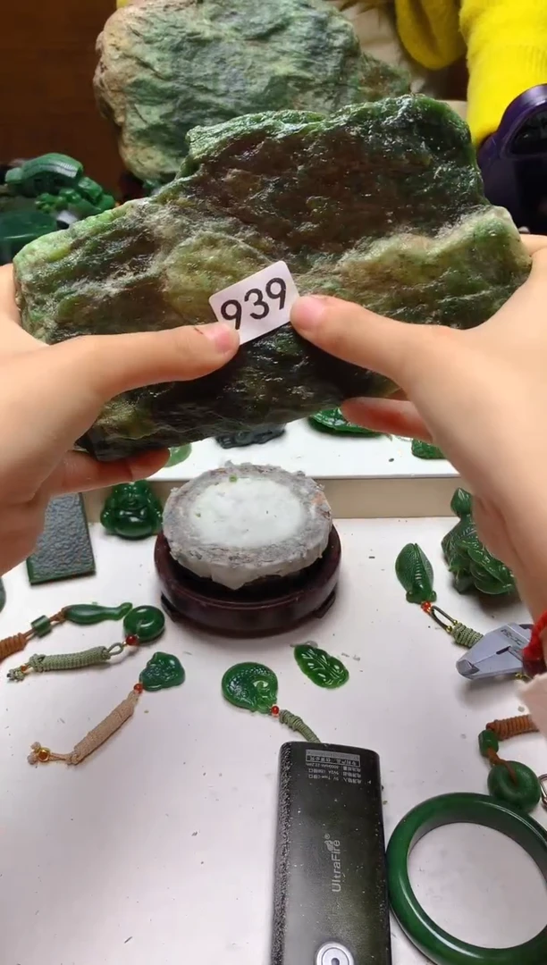 未镶嵌和田玉（碧玉）珠宝半成品1