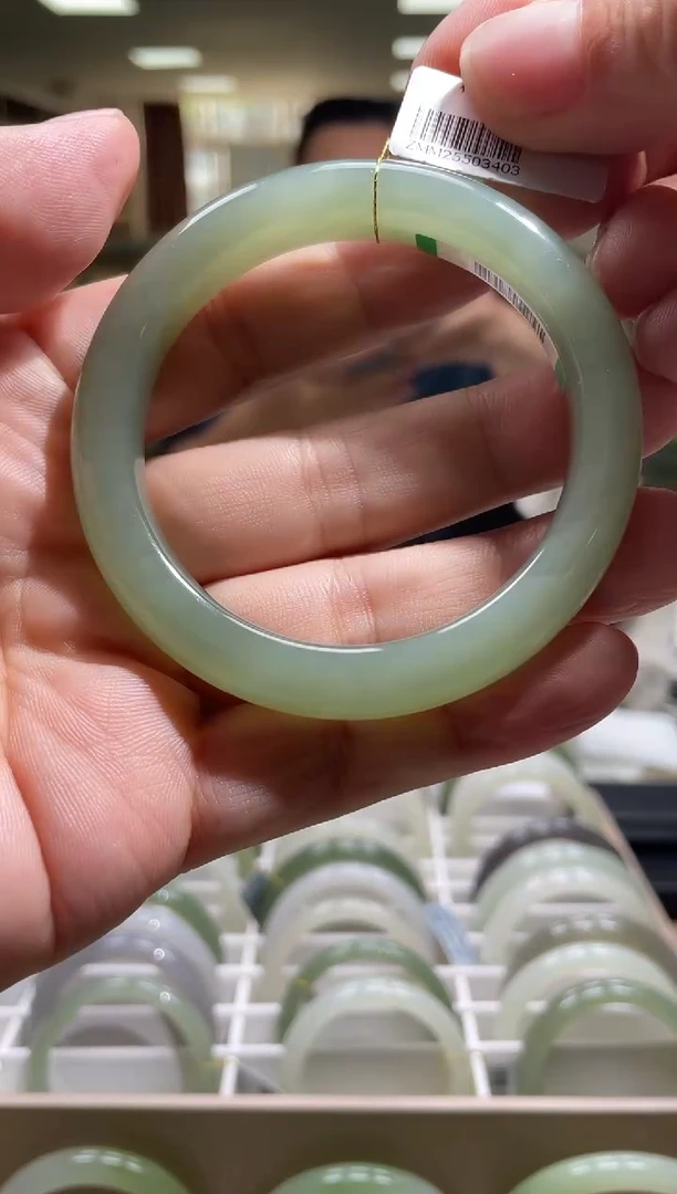 未镶嵌手镯和田玉56-58圈口 3403