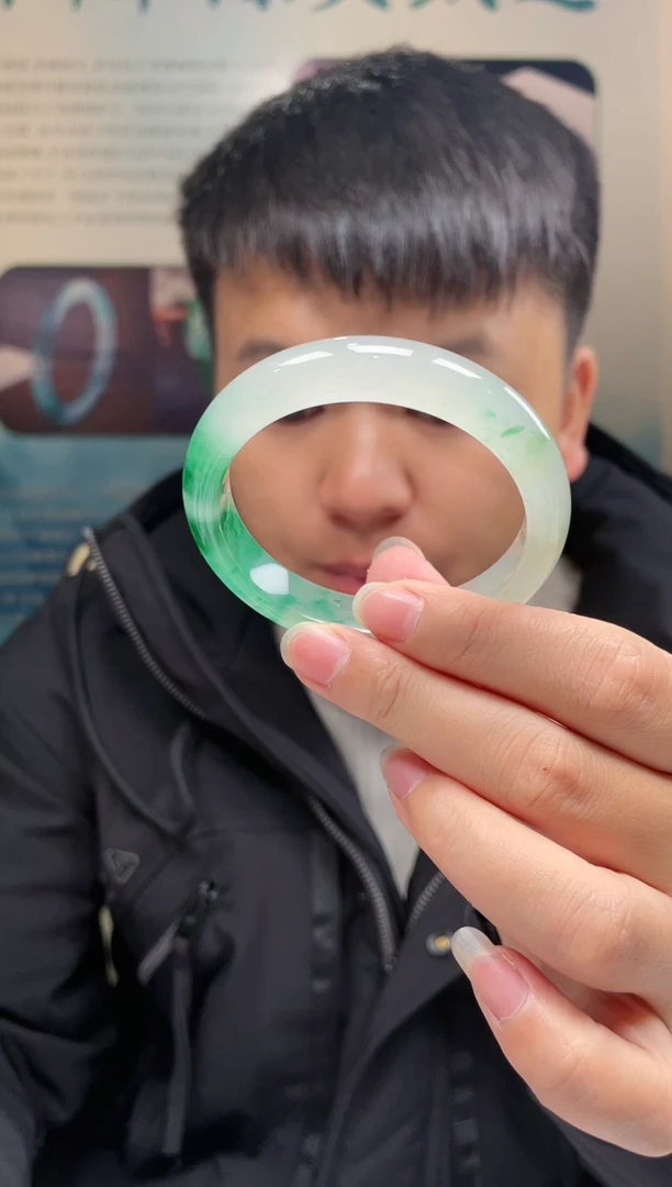 【闪购商品】石英质玉手镯未镶嵌非洲翠手镯多样性发货