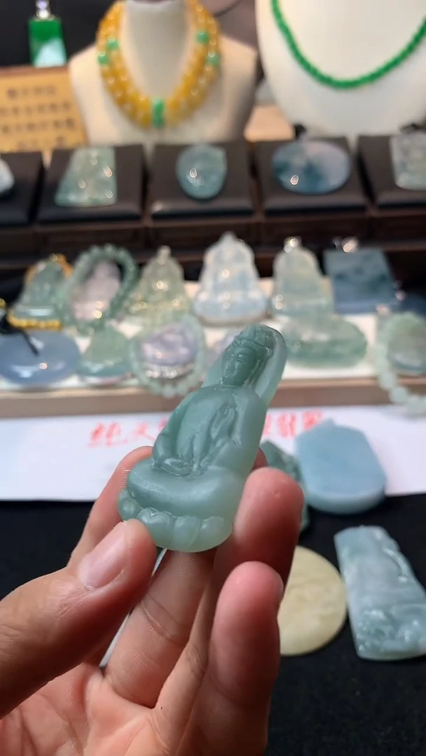 未镶嵌定制翡翠老****买4091毛货不退不换