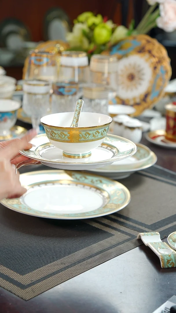 瓷片8英寸+小碗+小勺  1套