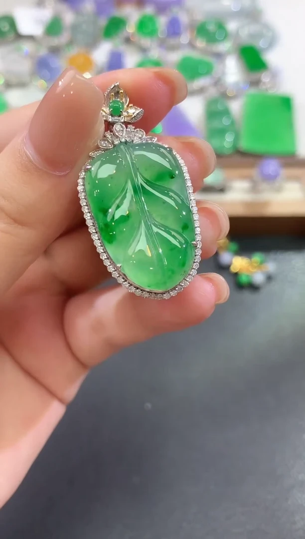 颈饰18K金镶嵌翡翠23-吊坠