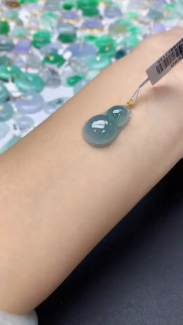 翡翠18K金镶嵌颈饰天然缅甸a货翡翠