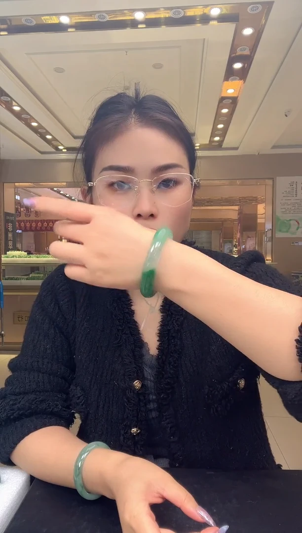 未镶嵌手镯石英质玉7