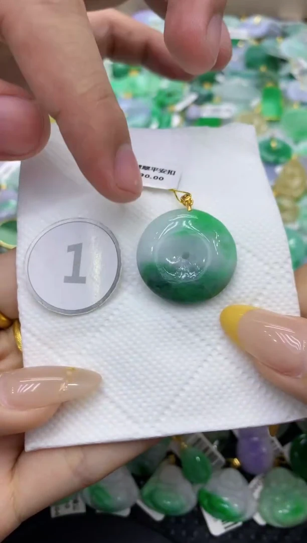 颈饰未镶嵌翡翠天然缅甸翡翠A货