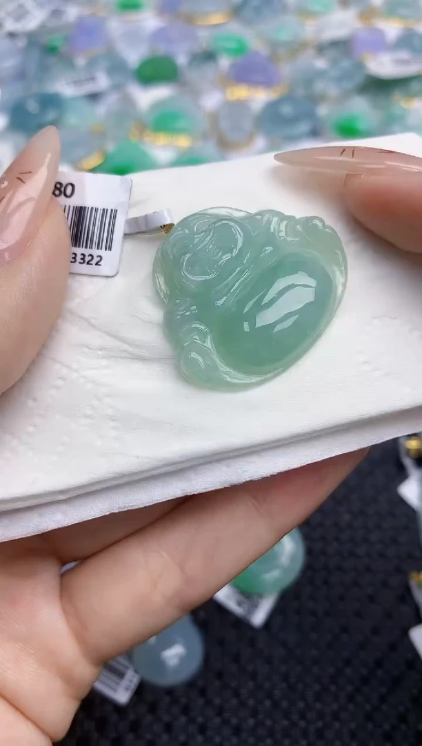 翡翠18K金镶嵌颈饰    天然翡翠A货