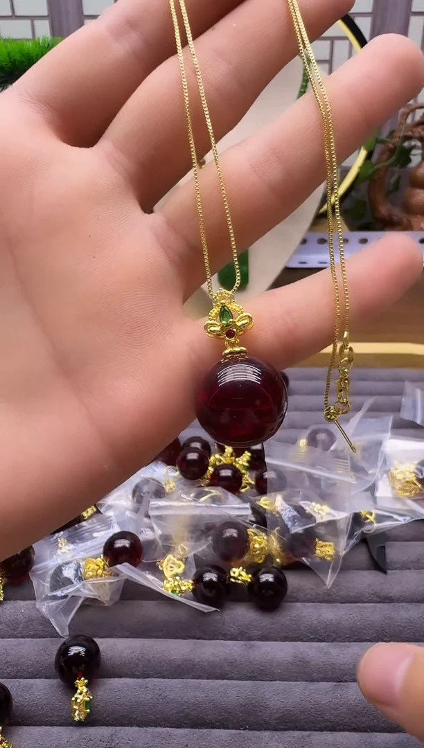 血珀吊坠(赠链)14K金镶嵌L77