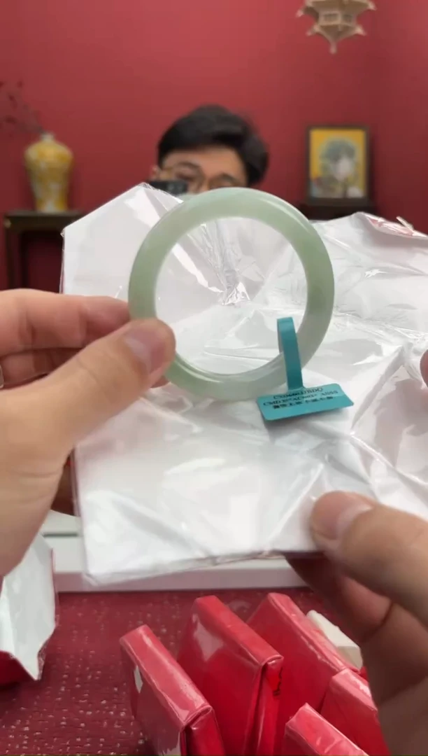 【闪购商品】翡翠手镯（圆镯）未镶嵌12手镯