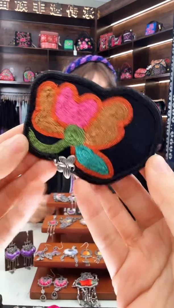 【闪购商品】织绣56蚩梦苗族古绣