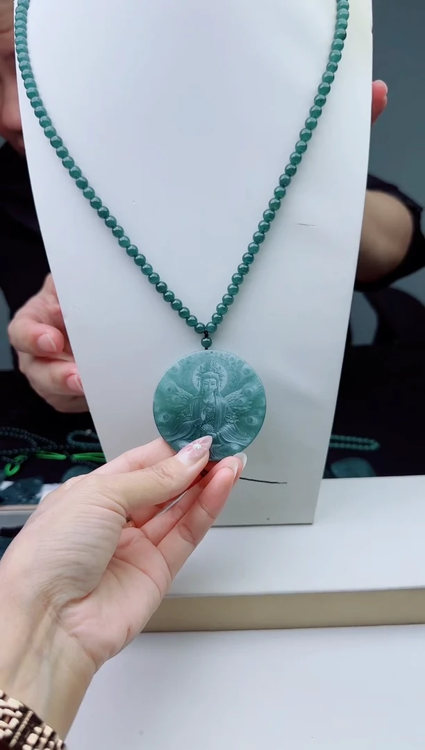 颈饰未镶嵌翡翠多样性发其一