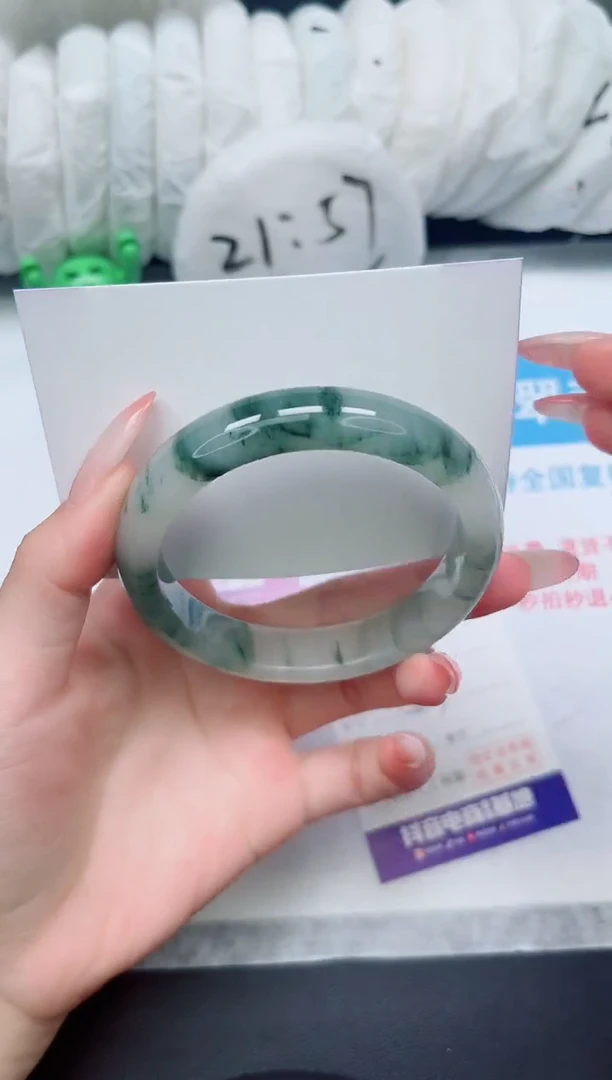 【闪购商品】石英质玉未镶嵌手镯308