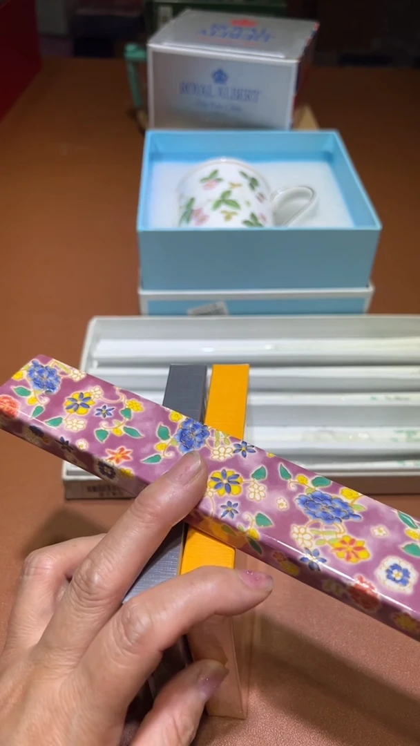 瓷片碗碟好物一件不留@@1
