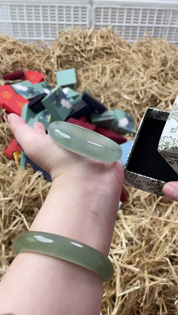 未镶嵌手镯石英质玉D-54